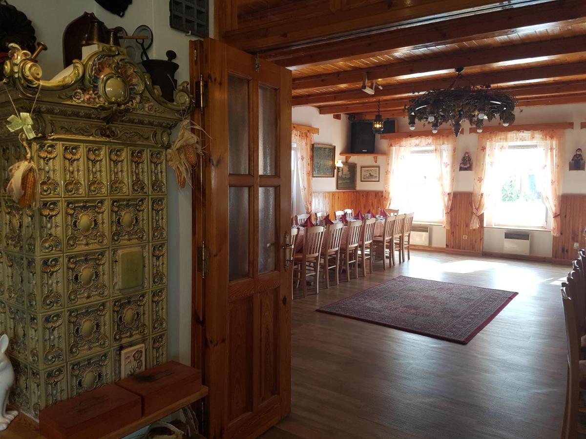 Hostinec Selsky Dvur Zbiroh Extérieur photo