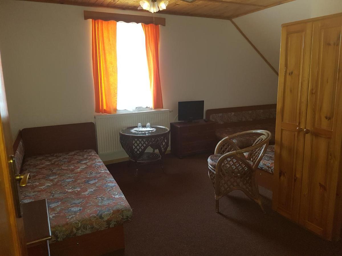Hostinec Selsky Dvur Zbiroh Extérieur photo