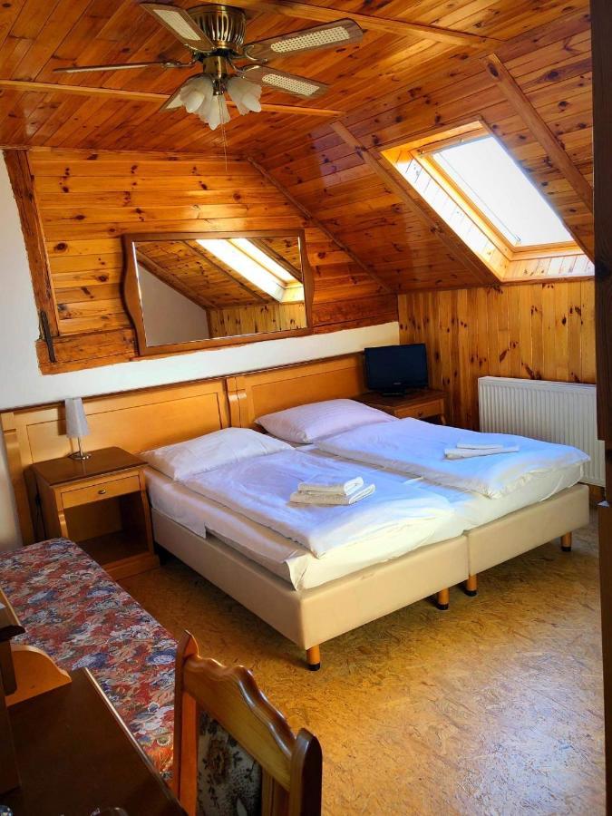 Hostinec Selsky Dvur Zbiroh Extérieur photo