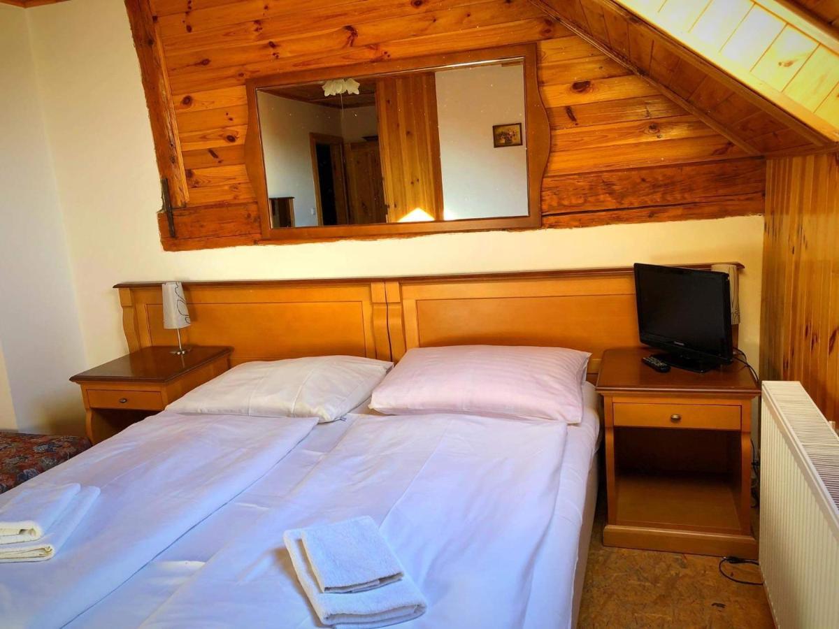 Hostinec Selsky Dvur Zbiroh Extérieur photo