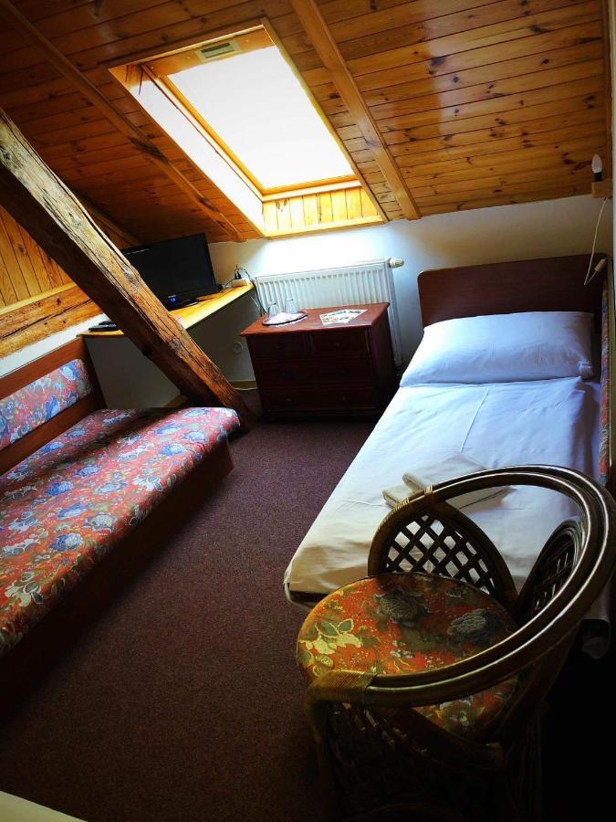 Hostinec Selsky Dvur Zbiroh Extérieur photo