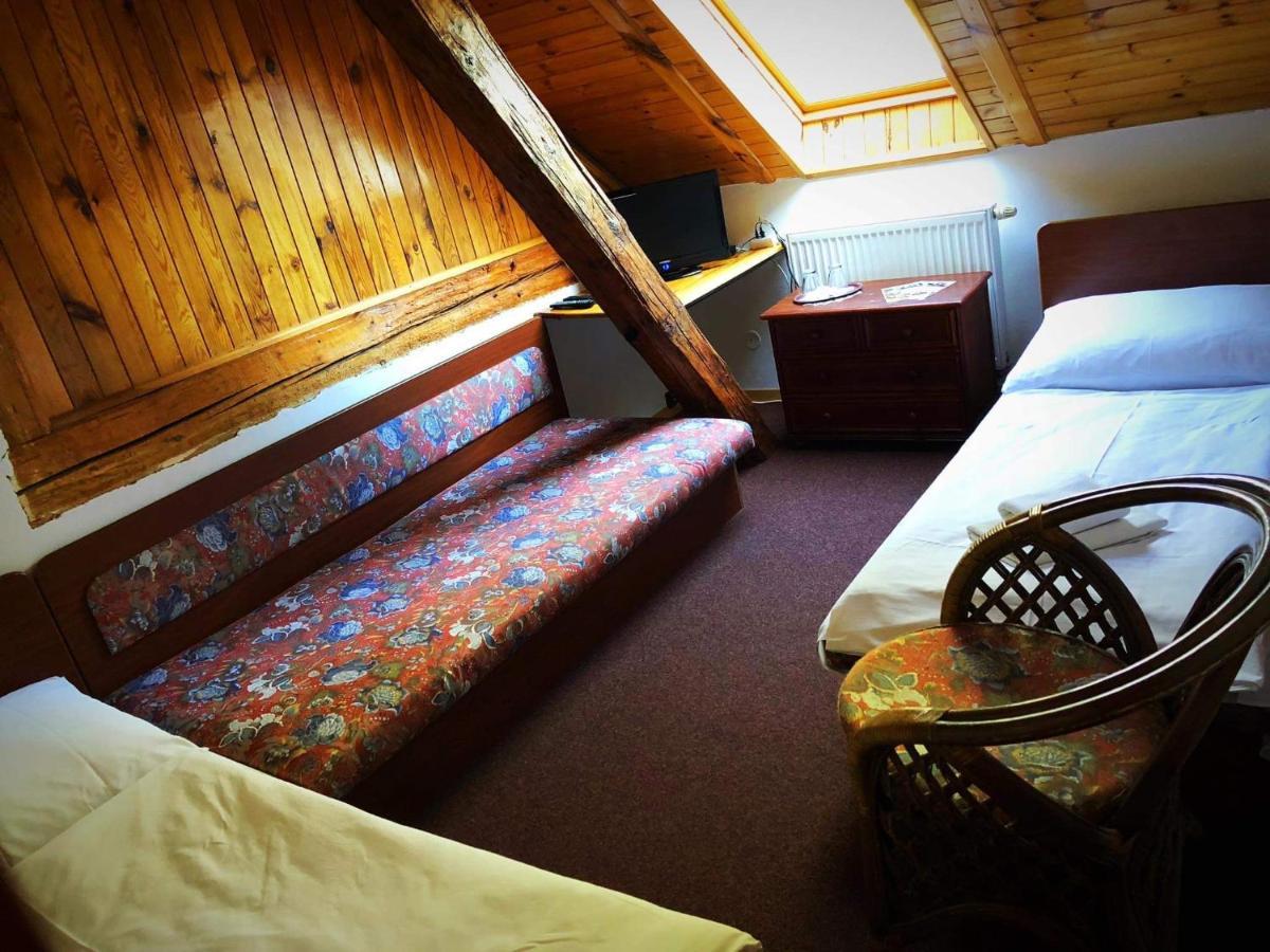 Hostinec Selsky Dvur Zbiroh Extérieur photo