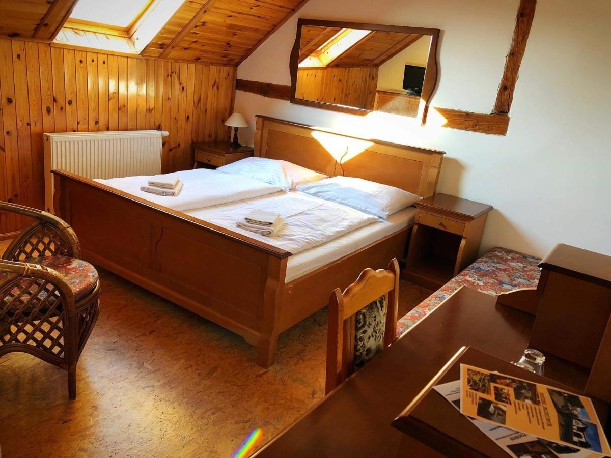 Hostinec Selsky Dvur Zbiroh Extérieur photo